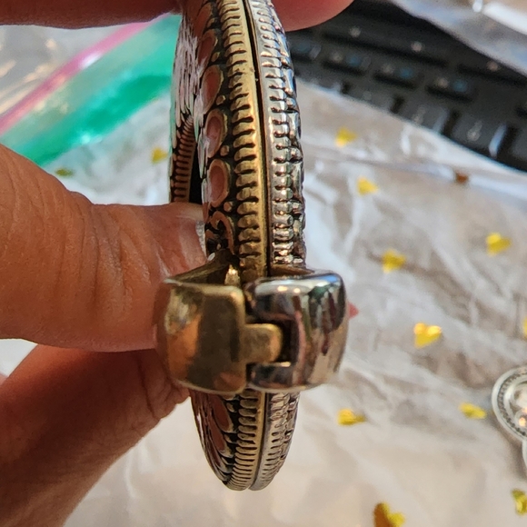 Premier design dual-tone pendant. I added a necklace but not price - Picture 6 of 8